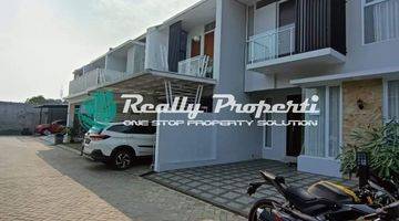 tampak depan rumah baru 2 lantai dalam