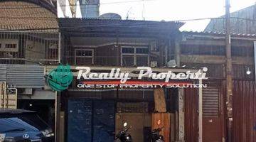 tampak depan rumah lokasi strategis di pademangan