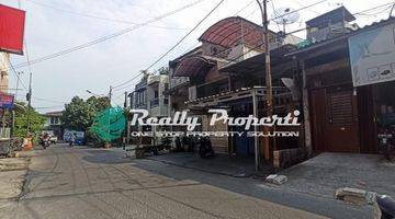 tampak depan rumah lokasi strategis di pademangan