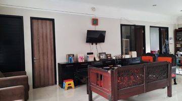 ruang keluarga rumah siap huni di sayap