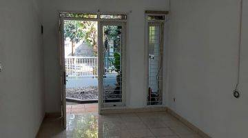 Gambar 4 Rumah Bagus Unfurnished SHM di Puri Dago Bandung, Bandung