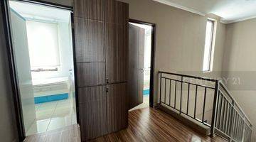 Gambar 3 Rumah Full Furnished Bagus Di Cosmopark Thamrin City