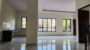 Gambar 5 Dijual Rumah Hook Brand New Cluster ILustria Eminent Bsd