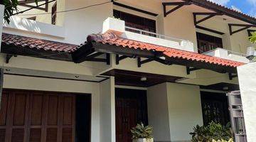 Gambar 1 Dijual Rumah Mewah 2 Lantai di Gatot Subroto 