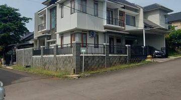 Gambar 4 Rumah 2 Lantainsi Hoek Di Sentul Bogor