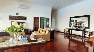 Gambar 4 Old Money House di Simprug Golf Jakarta Selatan Nego