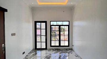 Gambar 3 Dijual rumah baru mewah desian classic di tanah baru depok