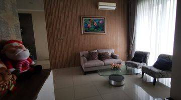 Gambar 4 Rumah SHM  2 1/2 lantai di cluster Crown PHG hadap utara