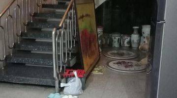 Gambar 1 Di jual cepat rumah hook 2 lantai di villa melati mas