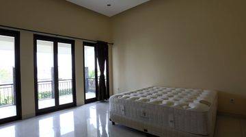 Gambar 4 Rumah 2 Lantai Bagus Semi Furnished Shm, Dekat Dian Harapan