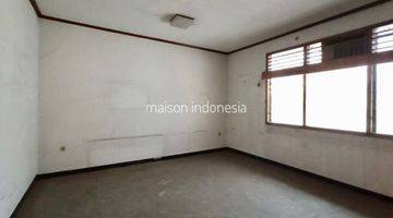 Gambar 4 Best Price! Rumah Lama Hitung Tanah 202 Meter Di Jalan 2 Mobil