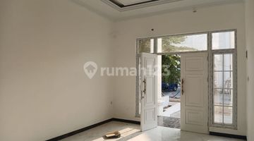 ruang keluarga rumah 2 lantai strategis bebas