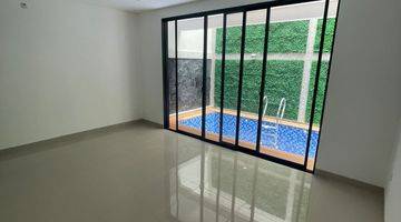 Gambar 4 Jual Rumah Ada Kolam Renang di Mertilang Bintaro