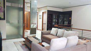 Gambar 1 Turun Harga Rumah 3 Lantai Bagus Semi Furnished di Setra Duta, Bandung