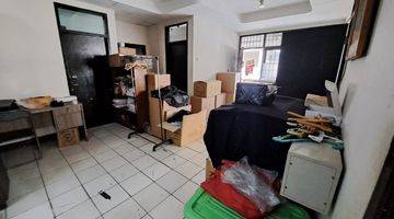 Gambar 3 Rumah di Taman Kopo indah 1 SHM 2 Lantai Butuh Renovasi Selatan