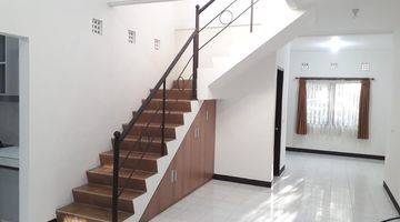 Gambar 4 Rumah Bagus Unfurnished SHM di Setraduta, Bandung