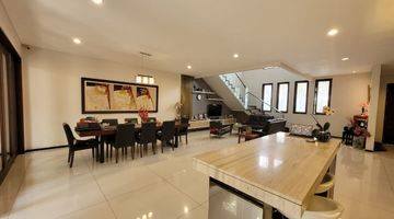 Gambar 3 Rumah 2 Lantai Bagus Unfurnished SHM di Setraduta, Bandung