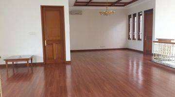 Gambar 4 Rumah Bagus Unfurnished SHM di Setraduta Mainroad , Bandung