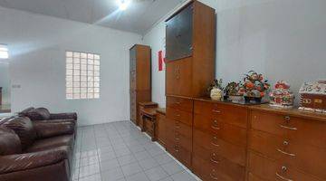 Gambar 4 Rumah Bagus Semi Furnished SHM di Setraduta , Bandung