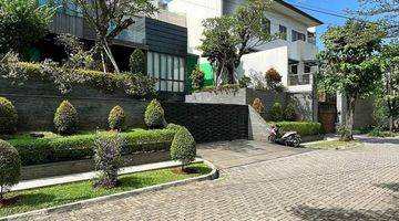 Gambar 1 Luxury Modern House Lokasi Premium & Tenang Di Simprug