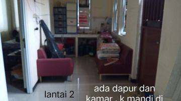 Gambar 3 Rumah hoek 4 lantai di Teluk Gong