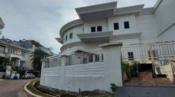 Gambar 2 Rumah Hoek 2lt 22x25 550m2 7kt di Pantai Mutiara Jakarta Utara