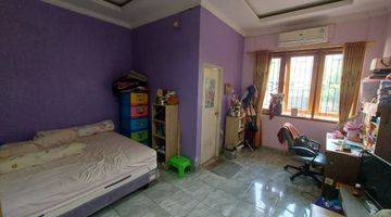 Gambar 1 Dijual Rumah 2 Lantai di Jatiwaringin, Bebas Banjir