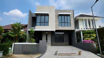 Gambar 2 Rumah Baru Woodland Citraland Surabaya Spesial Granite Tile Carport 2 Mobil Luas