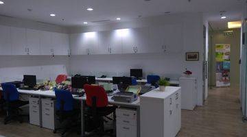 Gambar 4 Disewa Murah Kantor Apl Tower Central Park Full Furnished Jakarta Barat