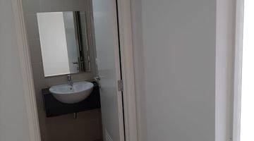 Gambar 2 Disewakan Apartemen Madison Park Baru Semi Furnished