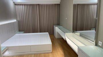 Gambar 5 Dijual Apartemen THE PEAK TUNJUNGAN PLAZA 5 Baru Full Furnished 3 Kamar Tidur