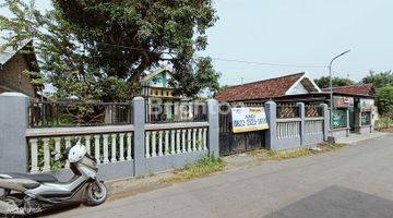 Gambar 1 Rumah Asri Dengan Tanah Luas Di Perak Jombang