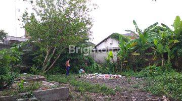 Gambar 4 RUMAH LAMA DENGAN TANAH LUAS DI PERUMAHAN CANDI INDAH JOMBANG