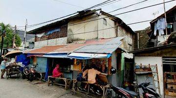 Gambar 3 Rumah di Jalan pengukiran,Tambora
Jakarta barat, Butuh Renovasi