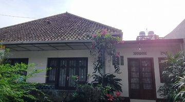 Gambar 1 Rumah di Imam Bonjol,sayap Dago(rumah clasic)Bandung.