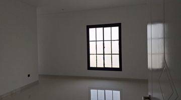 Gambar 3 Rumah Full Renovasi Amalfi Gading Serpong