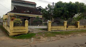 Gambar 1 Rumah di Jl. Makam SHM