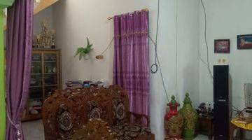 Gambar 2 Rumah di Jl. Makam SHM