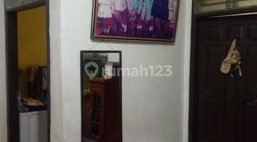 Gambar 3 Rumah di Jl. Makam SHM