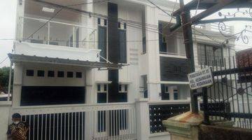 Gambar 1 Rumah di Kedamaian 2 Lantai SHM Bagus Utara