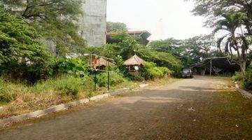 Gambar 2 Tanah dan bangunan ex cafe di Jl. Wolter Monginsidi 3778 SHM m²