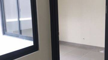 Gambar 2 Rumah Baru Gading Serpong Minimalis