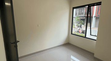 Gambar 3  Dijual Rumah Dekat Club House, Cluster Leonora Gading Serpong, Tangerang