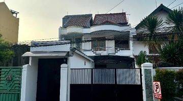 Gambar 1 Disewakan Rumah 3 Lantai Baru Renovasi Di Matraman - Jakarta Timur
