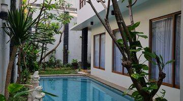 Gambar 1 modern and light house with fully furnished