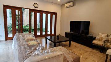 Gambar 3 modern and light house with fully furnished