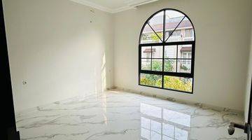 Gambar 4 Dijual rumah mewah model moderan komplek greenville jakarta barat