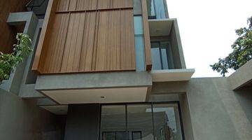 tampak depan hunian eksklusif nempel pondok indah