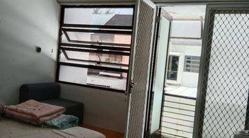 Gambar 3 Rumah 2 Lantai Semi Furnished di Casa Jardin, Jakarta Barat