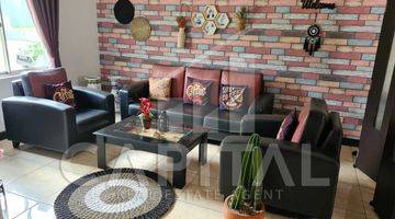 Gambar 2  Rumah Full Furnished + Kolam Renang di Tatar Ratnasasih Kota Baru Parahyangan 